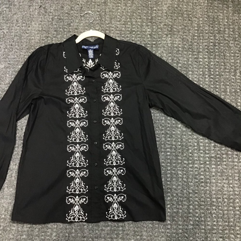 Embroidered Button Front Shirt-NWOT - Picture 1 of 7
